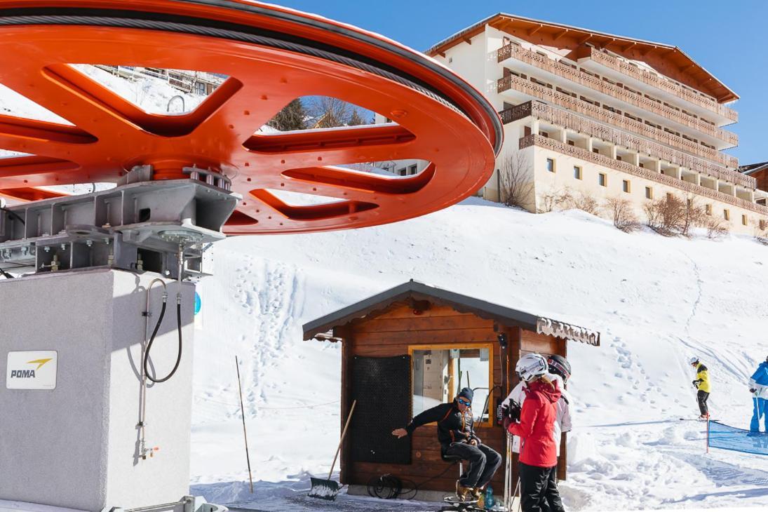 Langley Hotel Le Petit Prince Alpe d'Huez Exterior photo